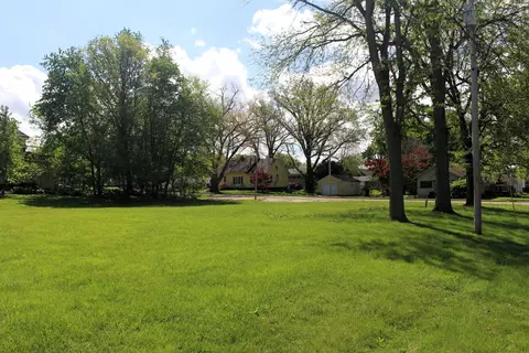 600 E Cedar St, Leroy, IL 61752 photo 4
