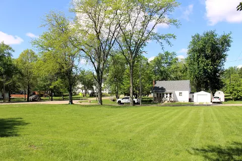 600 E Cedar St, Leroy, IL 61752 photo 3