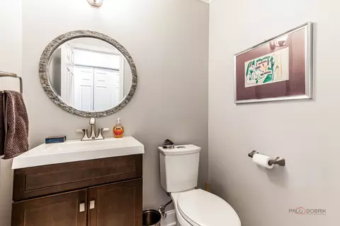 Bath - 6931 Creekside Dr, Plainfield, IL 60586 photo 2 of 6