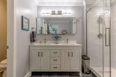 Bath - 6931 Creekside Dr, Plainfield, IL 60586 photo 4 of 6