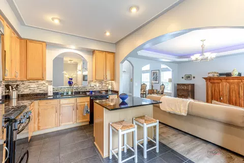 Kitchen - 6931 Creekside Dr, Plainfield, IL 60586 photo 3 of 3