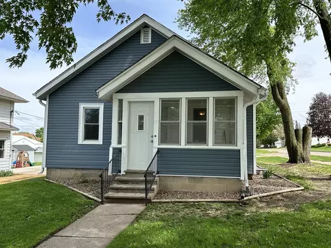 32 S Stephens St, Preston, IA 52069