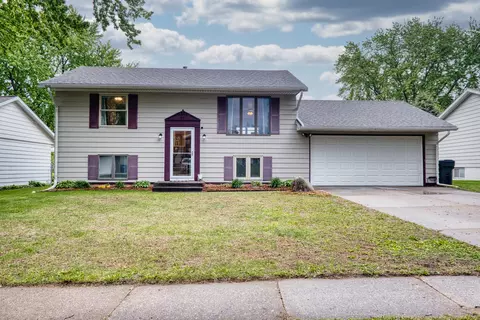 2313 Lafayette Ter, Clinton, IA 52732