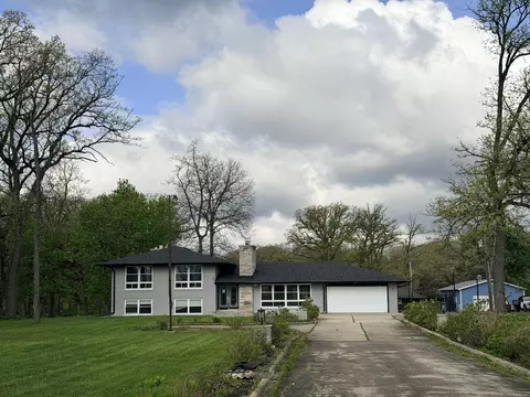 25716 S Stoney Island Ave, Crete, IL 60417