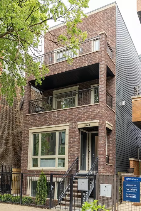 941 N Winchester Ave #1, Chicago, IL 60622