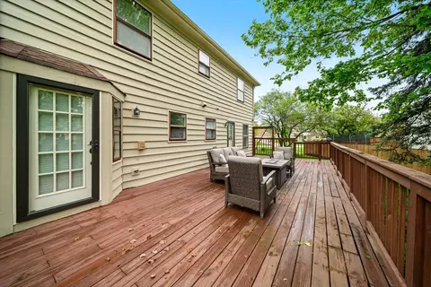 Exterior - 2405 Cimarron Ct, Naperville, IL 60565 photo 4 of 5