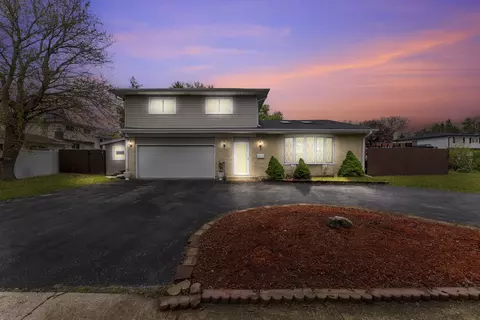 409 Hillcrest Ln, Lombard, IL 60148