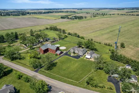 42 W534 Empire Rd, Saint Charles, IL 60175