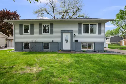 3409 W Garfield St, Davenport, IA 52804