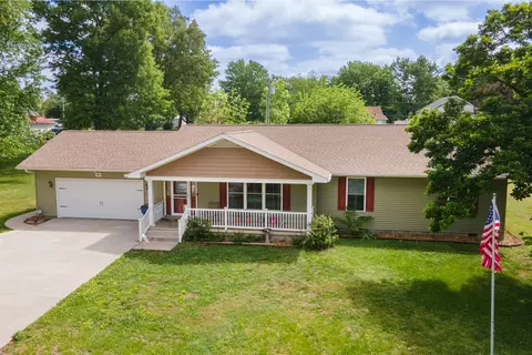 707 S Sunny Slope St, West Frankfort, IL 62896