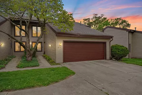 1807 Glenwood Oaks Ct #B, Urbana, IL 61801