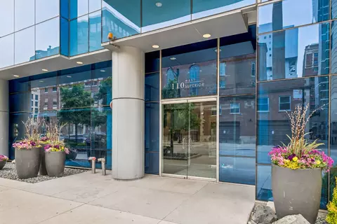 110 W Superior St #1502, Chicago, IL 60654