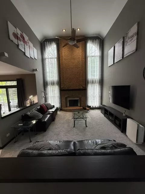 Living - 3621 Bunker Hill Dr, Algonquin, IL 60102 photo 2 of 2