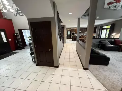 Entry Way - 3621 Bunker Hill Dr, Algonquin, IL 60102 photo 2 of 4