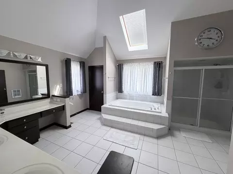 Bath - 3621 Bunker Hill Dr, Algonquin, IL 60102 photo 2 of 3