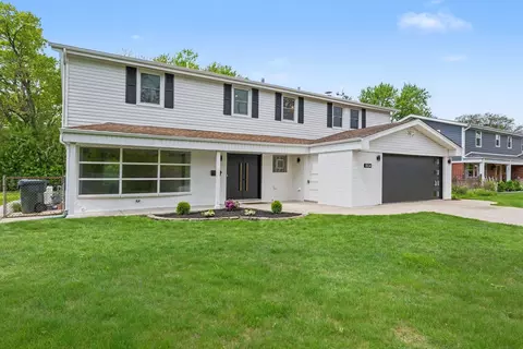 1504 Pfingsten Rd, Glenview, IL 60025