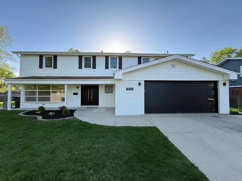 1504 Pfingsten Rd, Glenview, IL 60025