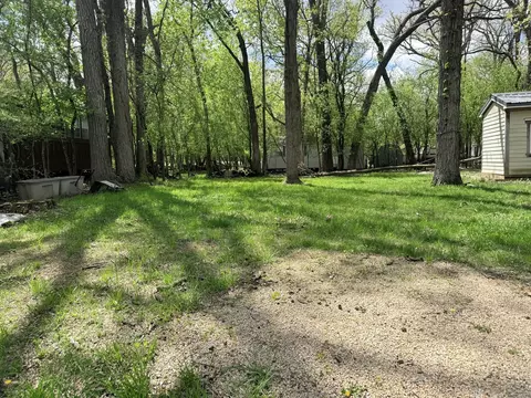 17 Woodhaven Lks # -3, Sublette, IL 61367