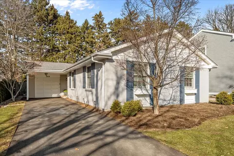 2018 Beechwood Ave, Wilmette, IL 60091