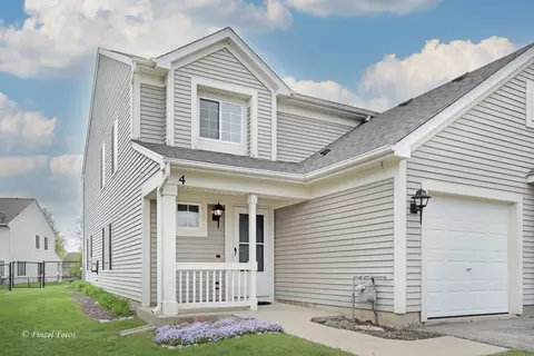 4 Crimson Ct, Lake In The Hills, IL 60156
