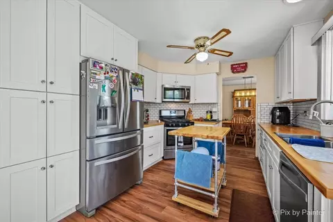 1471 Knotty Pine Dr, Elgin, IL 60123 photo 7