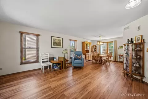1471 Knotty Pine Dr, Elgin, IL 60123 photo 9