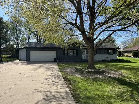 14868 Lang Dr, South Beloit, IL 61080