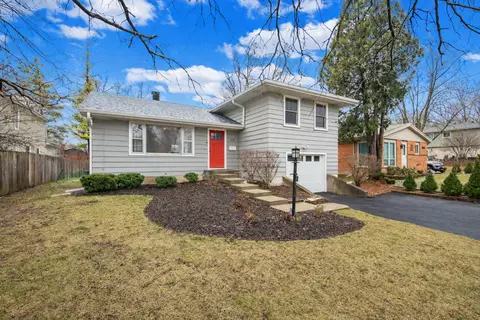 715 E Main St, Barrington, IL 60010