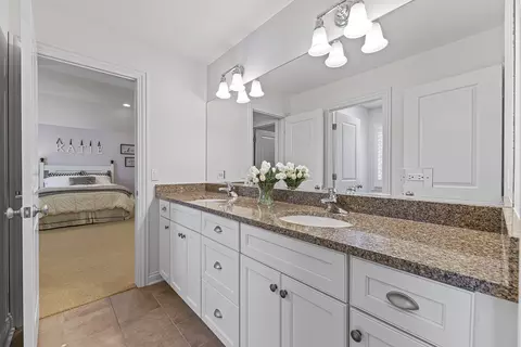 Bath - 126 Millstone Rd, Deerfield, IL 60015 photo 4 of 6