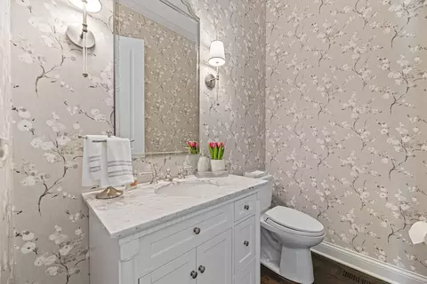Bath - 126 Millstone Rd, Deerfield, IL 60015 photo 1 of 6