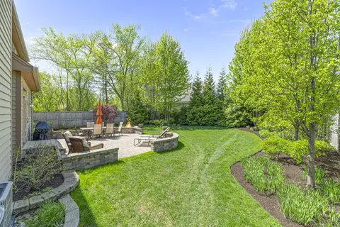Exterior - 126 Millstone Rd, Deerfield, IL 60015 photo 3 of 4