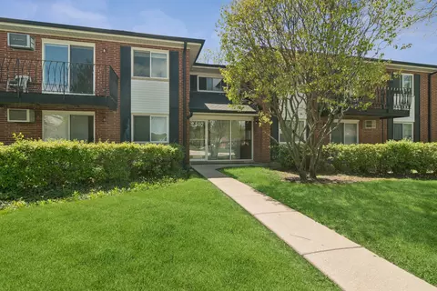 2407 E Olive St #2F, Arlington Heights, IL 60004