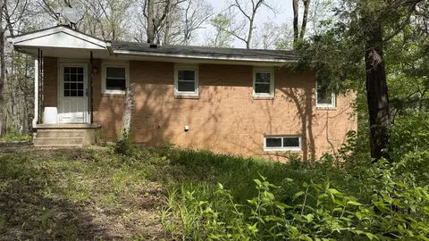 12 Navajo Ct, Putnam, IL 61560
