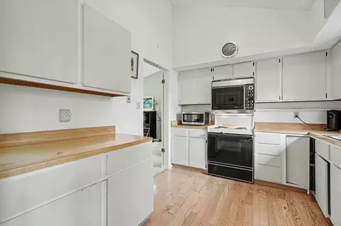 Kitchen - 22 Fields E #0, Champaign, IL 61822 photo 1 of 2