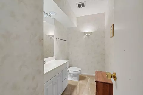 Bath - 22 Fields E #0, Champaign, IL 61822 photo 1 of 2