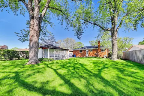 Exterior - 1719 Verde Dr, Mount Prospect, IL 60056 photo 7 of 7