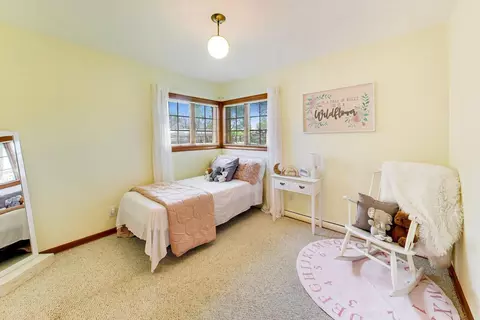 Bedroom - 1719 Verde Dr, Mount Prospect, IL 60056 photo 4 of 7