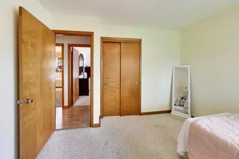 Bedroom - 1719 Verde Dr, Mount Prospect, IL 60056 photo 5 of 7
