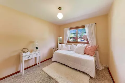 Bedroom - 1719 Verde Dr, Mount Prospect, IL 60056 photo 6 of 7