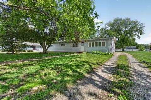 410 N Elm St, Gardner, IL 60424