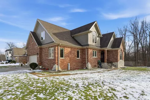 388 Preserve Ln, Wood Dale, IL 60191
