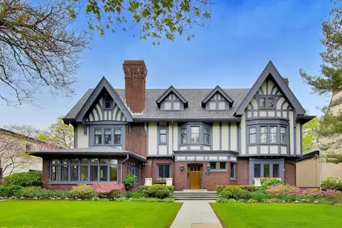 1218 Sheridan Rd, Evanston, IL 60202