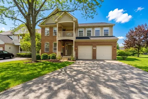 3219 Larrabee Dr, Geneva, IL 60134