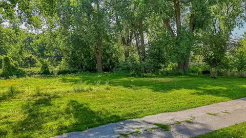 Exterior - 2910 E 138 Pl, Burnham, IL 60633 photo 3 of 6