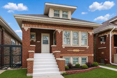 5218 W 55th St, Chicago, IL 60638