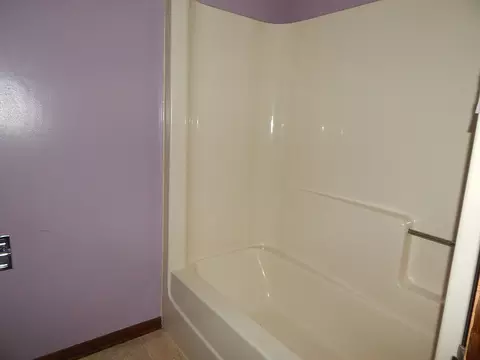 Bath - 513 S 7th St, Eldridge, IA 52748 photo 3 of 5