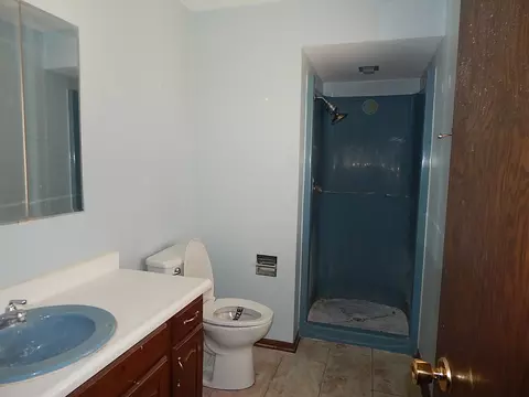 Bath - 513 S 7th St, Eldridge, IA 52748 photo 2 of 5