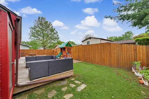 Exterior - 2005 Clover Ct E, Champaign, IL 61821 photo 5 of 8