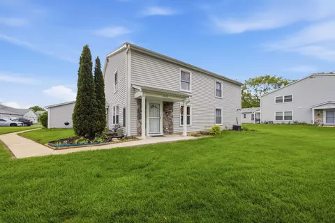 1331 N Glen Cir #D, Aurora, IL 60506