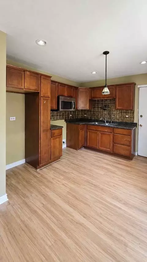 17516 Butternut Rd, Hazel Crest, IL 60429 photo 3